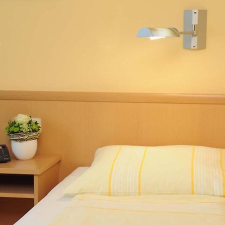 Hotel & Restaurant Hugenottengarten Friedrichsdorf Extérieur photo