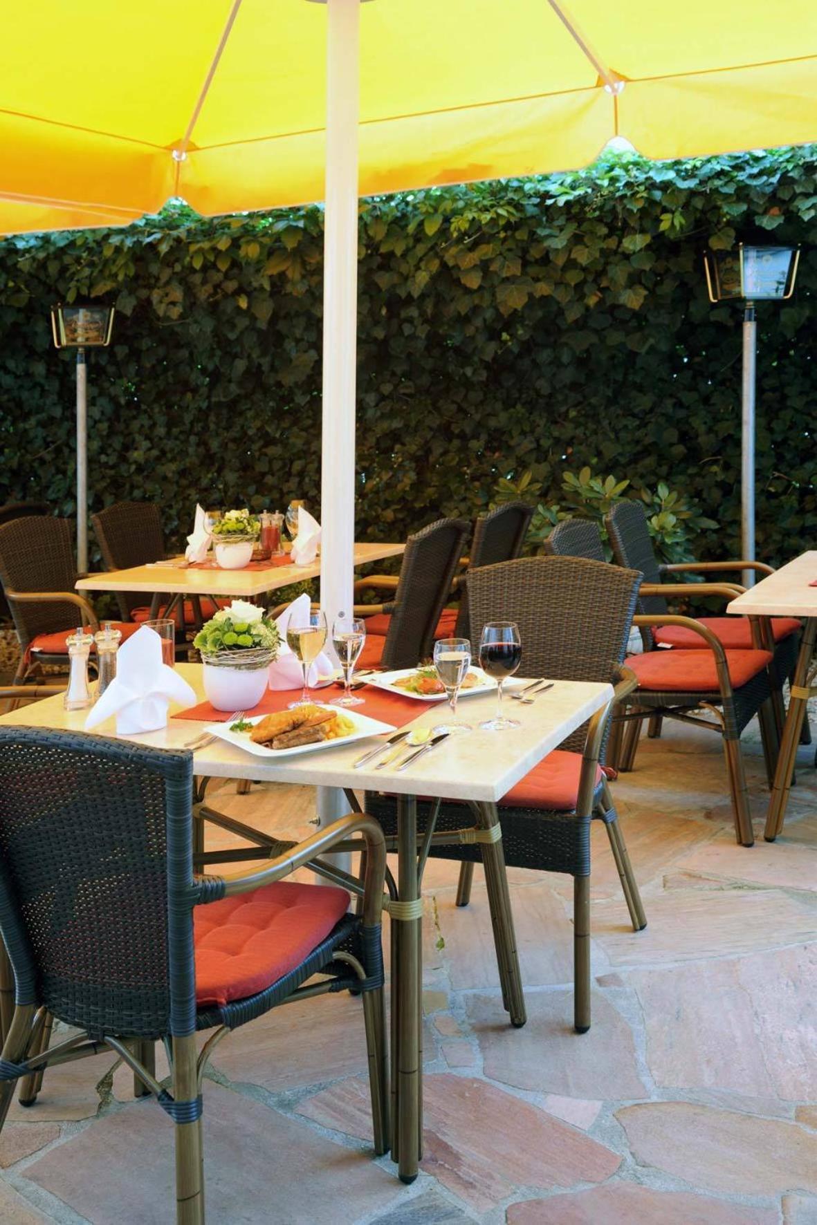 Hotel & Restaurant Hugenottengarten Friedrichsdorf Extérieur photo