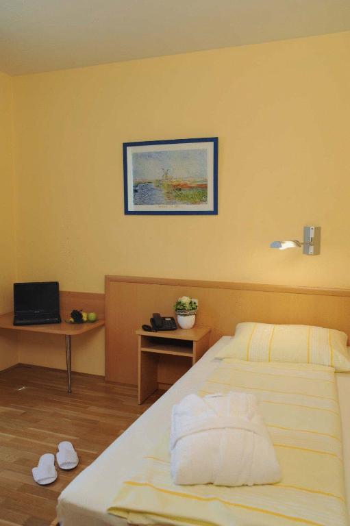 Hotel & Restaurant Hugenottengarten Friedrichsdorf Extérieur photo