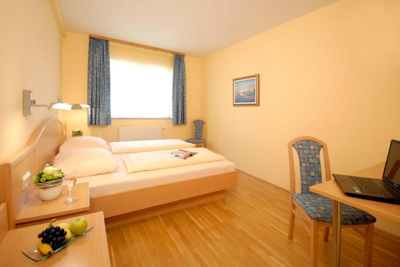 Hotel & Restaurant Hugenottengarten Friedrichsdorf Chambre photo